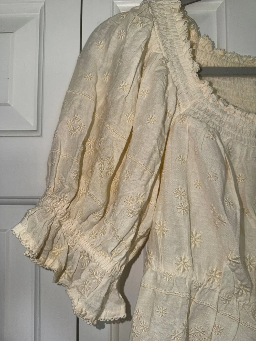 Old Navy lightweight cream